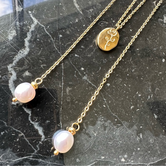 ROSE PEARL  ♡  Gold 18k plated Stainless Steel Necklace - Picture 4 of 9